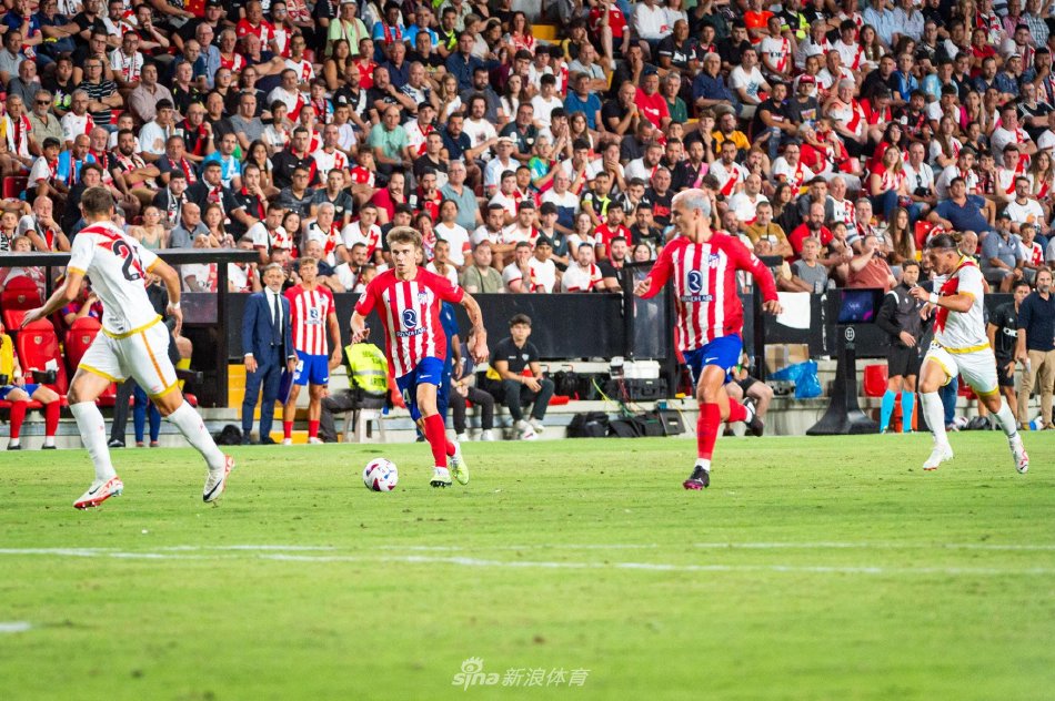 面临至少一 面临至少一